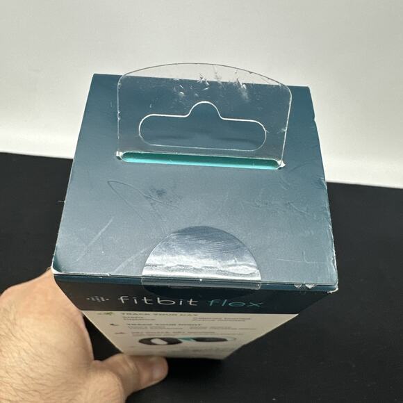 Fitbit Flex FB401BK Black Wireless Activity Sleep Tracker New Sealed NIB - Picture 5 of 6